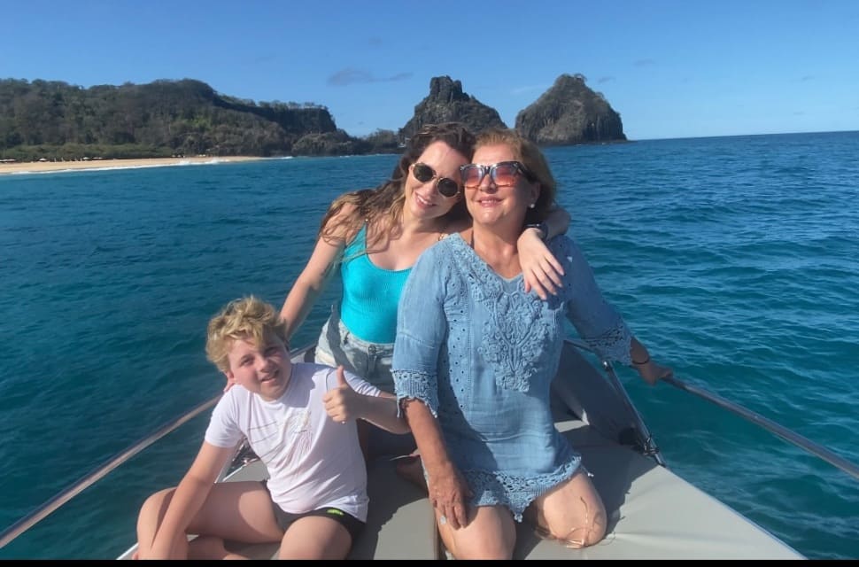 Fernando-de-Noronha-com-criança